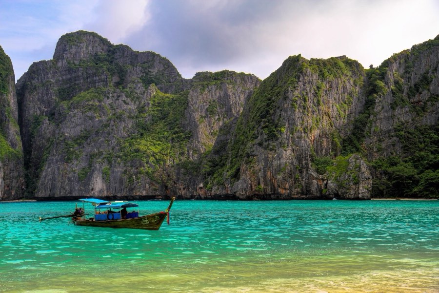 World, Autumn 2010, Thailand. Photograph by Jordy Meow